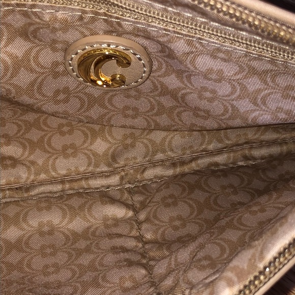 Charming Charlie Basket Weave Wristlet Crossbody - Picture 7 of 9